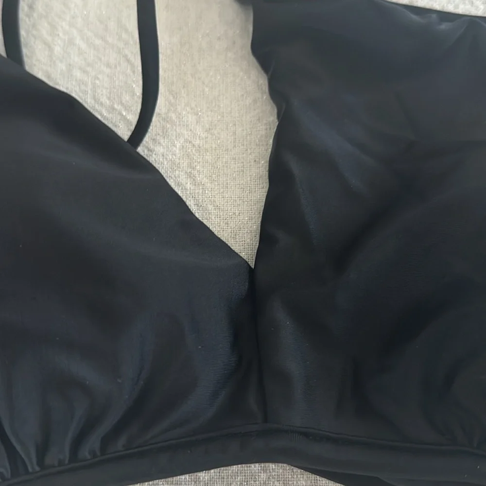 VIX Rai One Shoulder Bikini Top, size medium, Black, $112